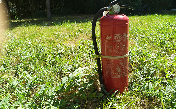 ����һ����������ʦ��ѵ���ĸ���_����Ǯ_��ַ�绰΢��