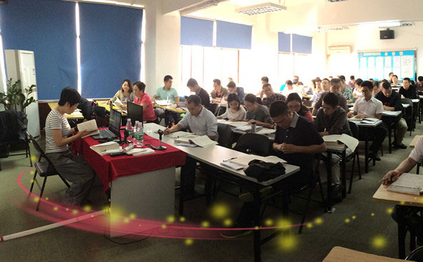 ����һ����������ʦ��ѵ���ĸ���_����Ǯ_��ַ�绰΢��