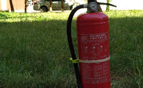 ����һ����������ʦ��ѵ���ĸ���_����Ǯ_��ַ�绰΢��