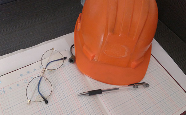 �ຣһ������ʦ��ѵ���ĸ���_�۸����Ǯ_��ַ�绰΢��