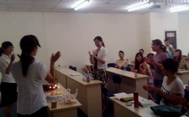 �������ѧУ�ĸ��� �C ѧ�Ѷ���