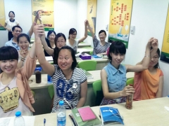 Ȫ�ݺ�������ѵѧУ