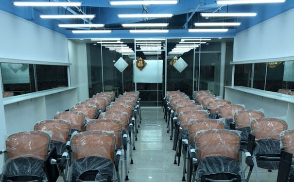 昆山化妆培训学校哪个好 - 学费多少