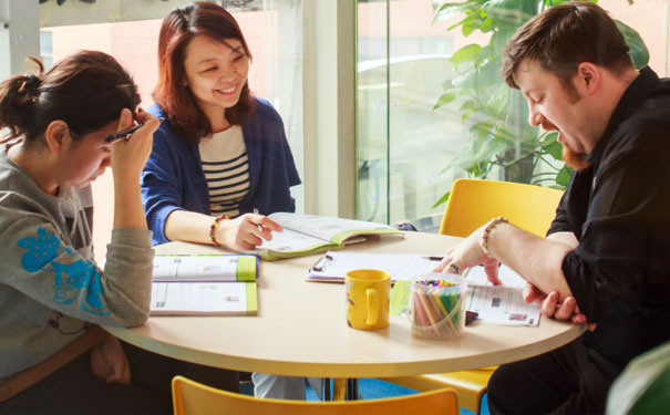 �人����������Ӣ����ѵ���ĸ��� - ����Ǯ