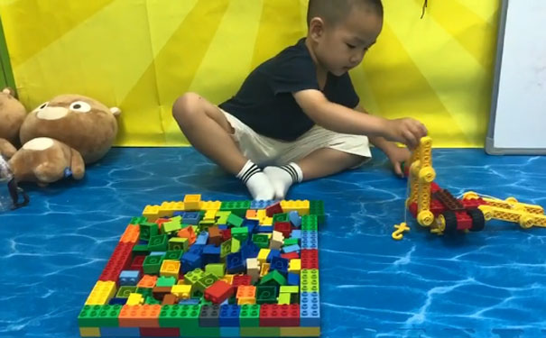 ֣�ݶ������ٶ�ѧ����ļҺ�_��������