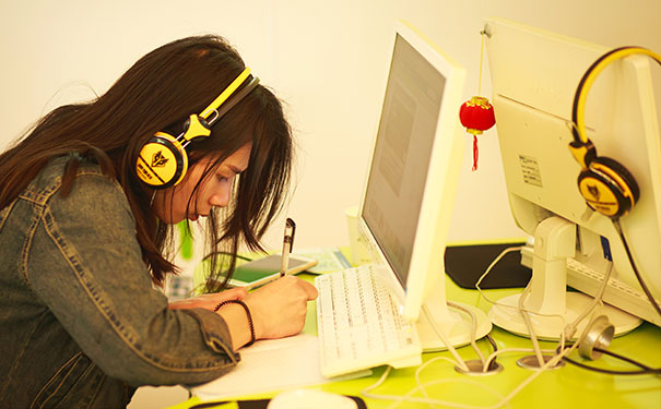 �ɶ��ɻ�������Ӣ����ѵ��������ࡿ_Ӣ����ѵ���������������