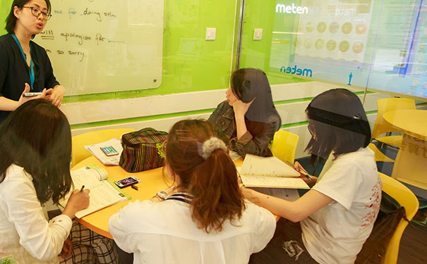 ���ݰ���������Ӣ��������Ͽγ��ĸ���_����Ӣ����ѵ����