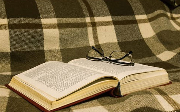 ��ݸ��ɽ������Ӣ��������Ͽγ��ĸ���_��ݸӢ����ѵ����