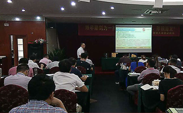 �����ǻ���������ʦ��ѵ���ĸ���_ѧ�Ѷ���Ǯ