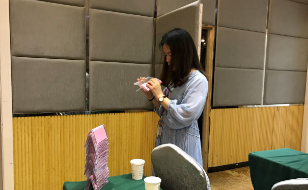 ¤���ǻ���������ʦ��ѵ���ĸ���_ѧ�Ѷ���Ǯ