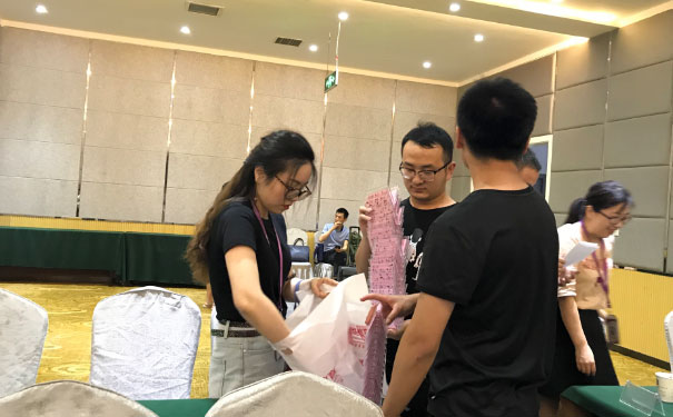 �����ǻ���������ʦ��ѵ���ĸ���_ѧ�Ѷ���Ǯ