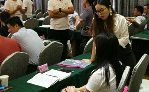 �ຣ�ǻ���������ʦ��ѵ���ĸ���_ѧ�Ѷ���Ǯ  