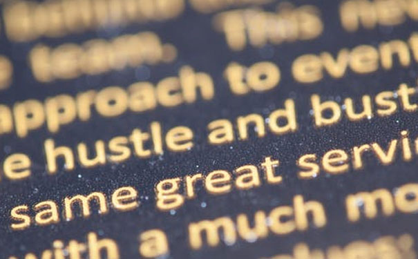 ��̨����Ӣ����ѵѧУ�۸����Ǯ