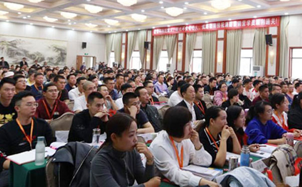 �������ʦ��ѵ����