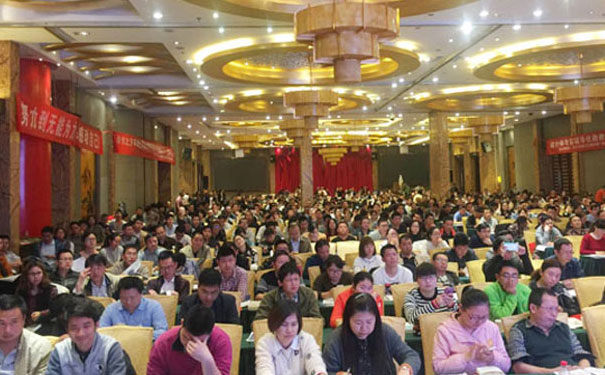 �������ʦ��ѵѧУ