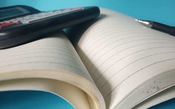 �Ϻ��ֶ����������ѵ-�����м�������ڿγ̣�������Ƶ-�ʺ�ѧУ