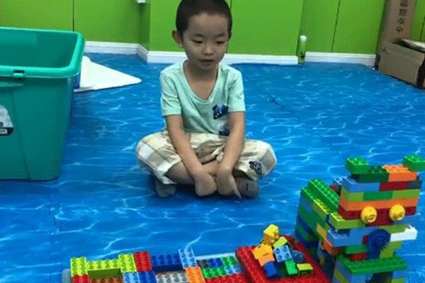 �Ϻ��������ٶ������˱���ĸ�������-�������а�