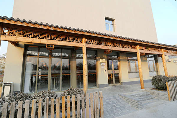 ����IT��ѵѧУ�ļҺ�-ѧ�Ѷ���Ǯ