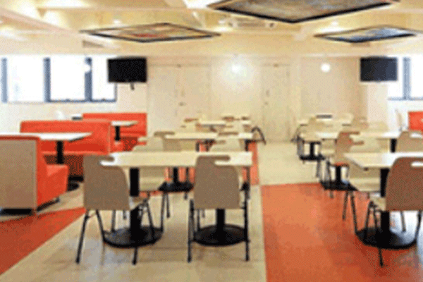 ����IT��ѵѧУ�ļҺ�-ѧ�Ѷ���Ǯ