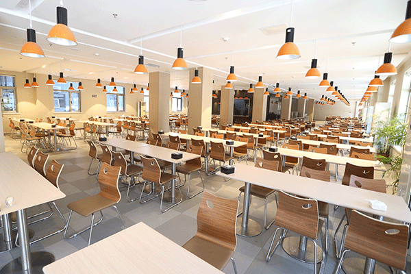 ����IT��ѵѧУ�ļҺ�-ѧ�Ѷ���Ǯ