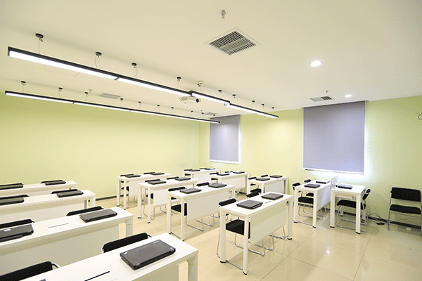 ����IT��ѵѧУ�ļҺ�-ѧ�Ѷ���Ǯ    