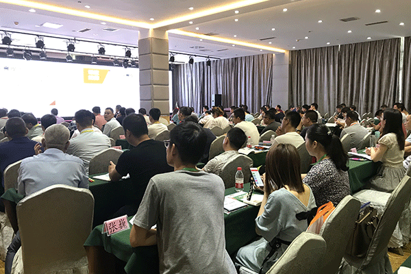 ���������ѵ�����ĸ���-�γ̷��ú���-���濿��