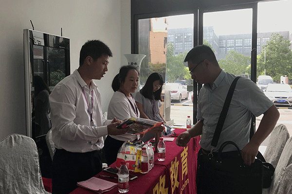 ���������ѵ�����ĸ���-�γ̷��ú���-���濿��