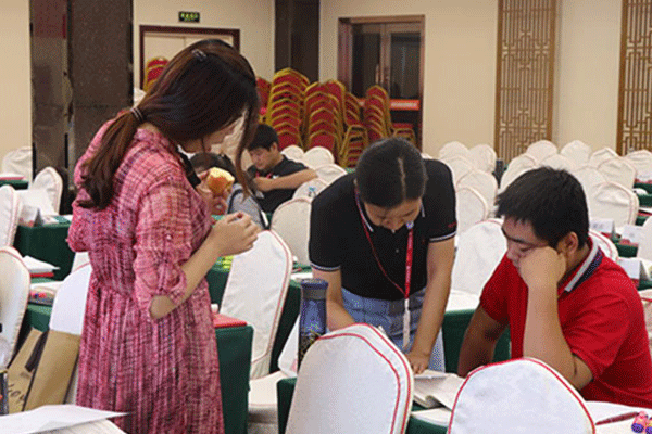 ����������ѵ�����ĸ���-�γ̷��ú���-���濿��