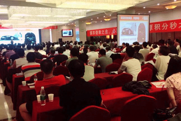 ����������ѵ�����ĸ���-�γ̷��ú���-���濿��