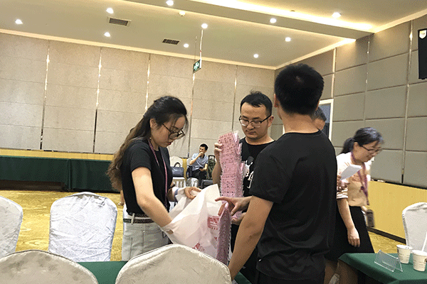 ����������ѵ�����ĸ���-�γ̷��ú���-���濿��