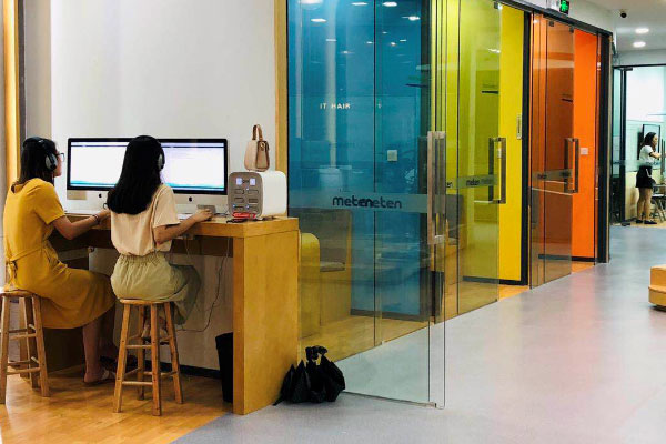 ����˵����Ӣ��