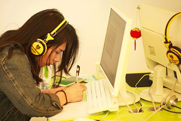 Ů��ѧ���������ҵǰ��