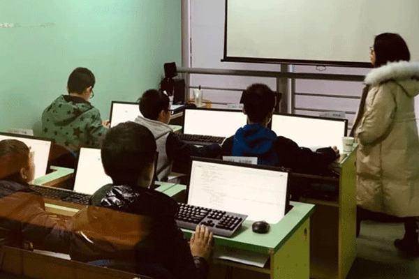 �Ϸ������������˱���ļҺ�-ѧ��һ�����Ǯ