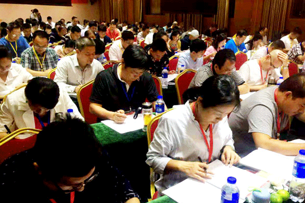 ���ʳ��˸߿���ǰ��ѵ���ĸ���_ѧ�Ѽ۸����Ǯ