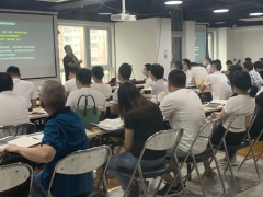 �������˸߿���ǰ��ѵ���ĸ���_ѧ�Ѽ۸����Ǯ/