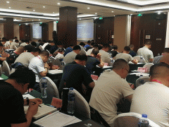 ���ĳ��˸߿���ǰ��ѵ���ĸ���_ѧ�Ѽ۸����Ǯ/