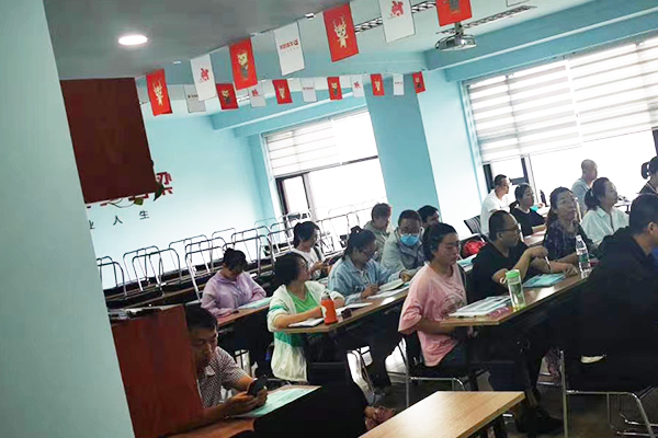 新乡考研辅导机构哪家好_收费标准