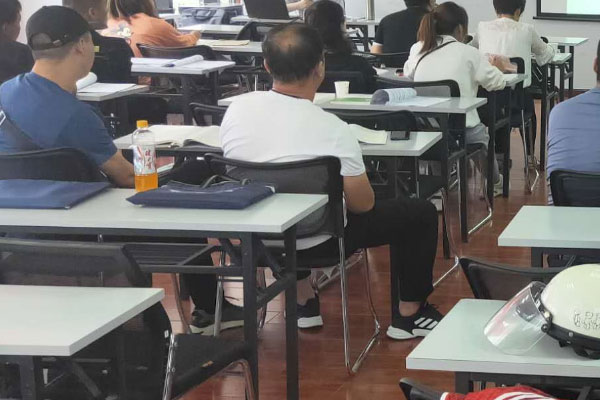 �ɶ����и��������ļҺ�_�շѱ�׼