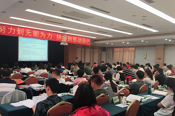 ����һ�����Ը�������_��ѵ��۸�        