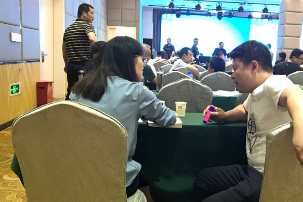 ����һ�����Ը�������_��ѵ��۸�