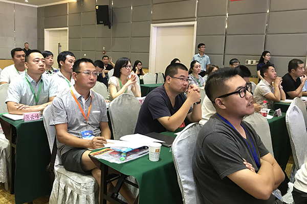 ����һ�����Ը�������_��ѵ��۸�