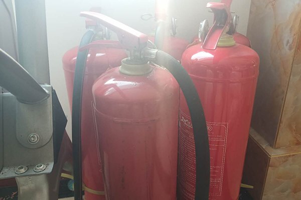 ��ԭ������ѵѧУ�ļҺ�_��ַ_�绰