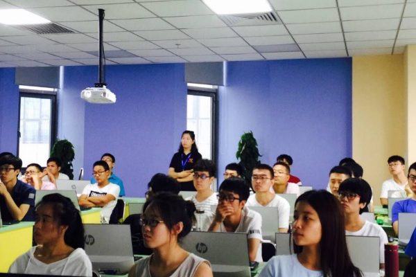 ���������������ѵѧУ_�����ĸ���