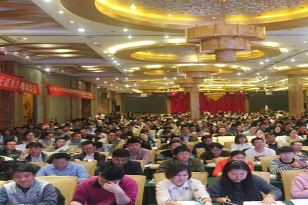 ������Ṥ��ʦ��ѵ�����ĸ���_��ô����