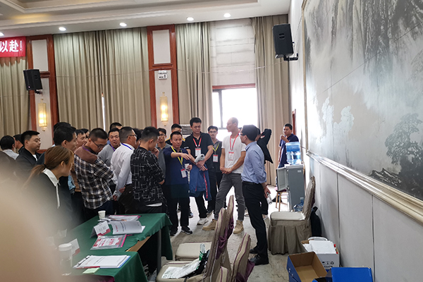 ɽ����Ṥ��ʦ��ѵ�����ĸ���_��ô����