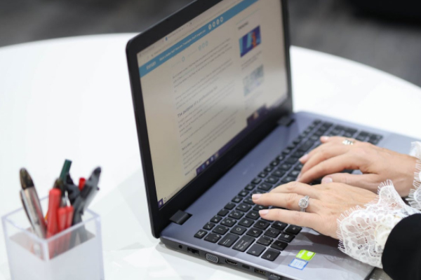 ������Ṥ��ʦ��ѵ�����ĸ���_��ô����