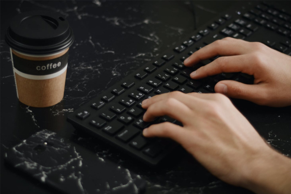 �Ͳ���Ṥ��ʦ��ѵ�����ĸ���_��ô����