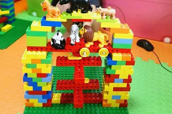 �����ٶ���̿γ��ĸ�Ʒ�ƱȽϺ�