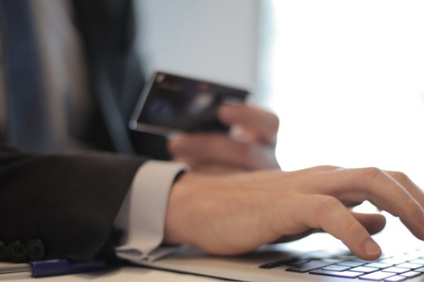 ������Ṥ��ʦ��ѵ�����ĸ���_��ô����