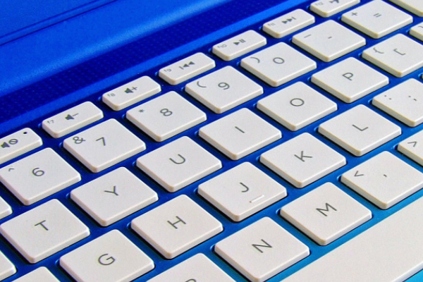 �Ϸ���Ṥ��ʦ��ѵ�����ĸ���_��ô����